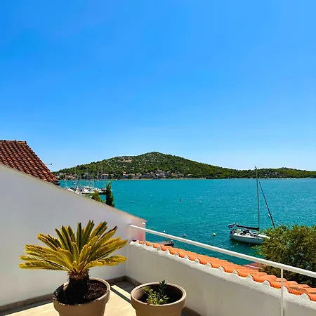 Apartment Barizon Tisno
